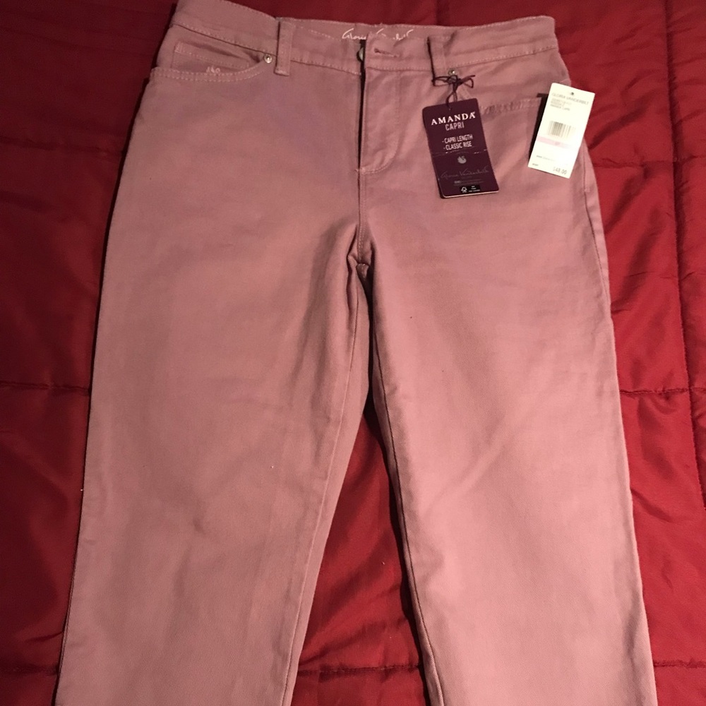 Gloria Vanderbilt capri pants